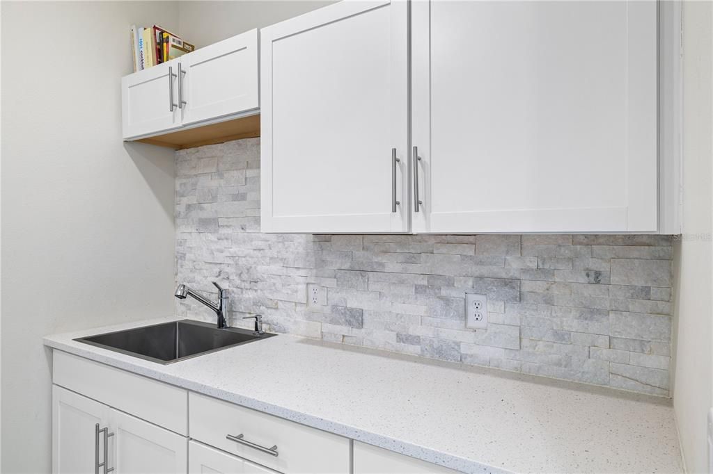 En Venta: $996,000 (2 camas, 2 baños, 2049 Pies cuadrados)