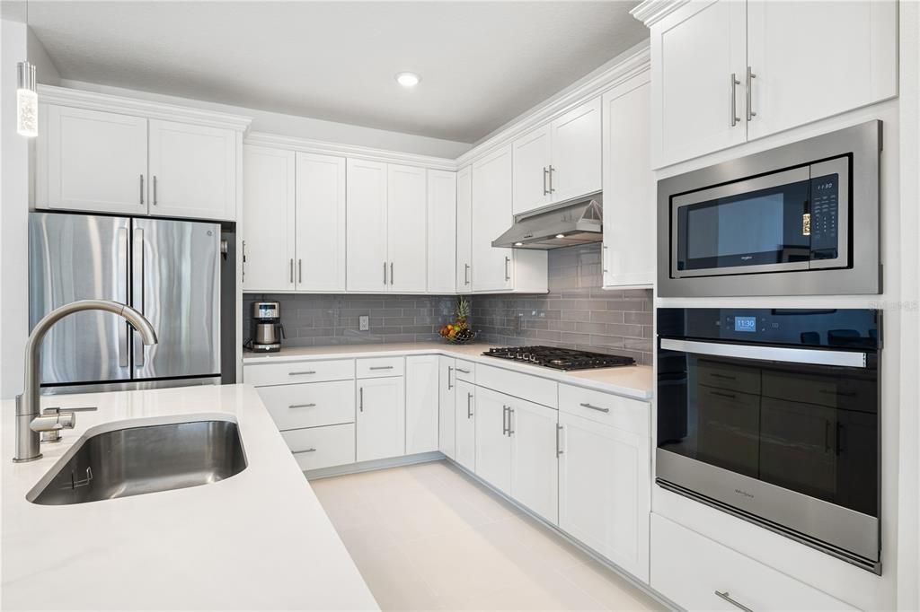 En Venta: $996,000 (2 camas, 2 baños, 2049 Pies cuadrados)