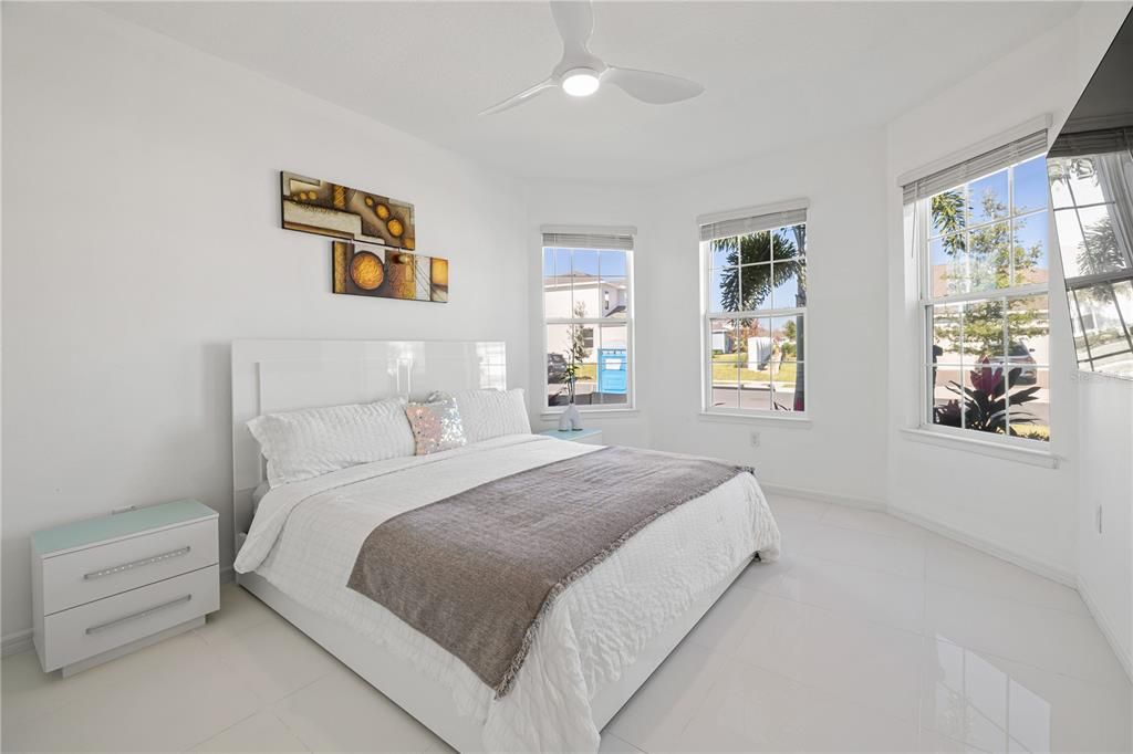 En Venta: $996,000 (2 camas, 2 baños, 2049 Pies cuadrados)