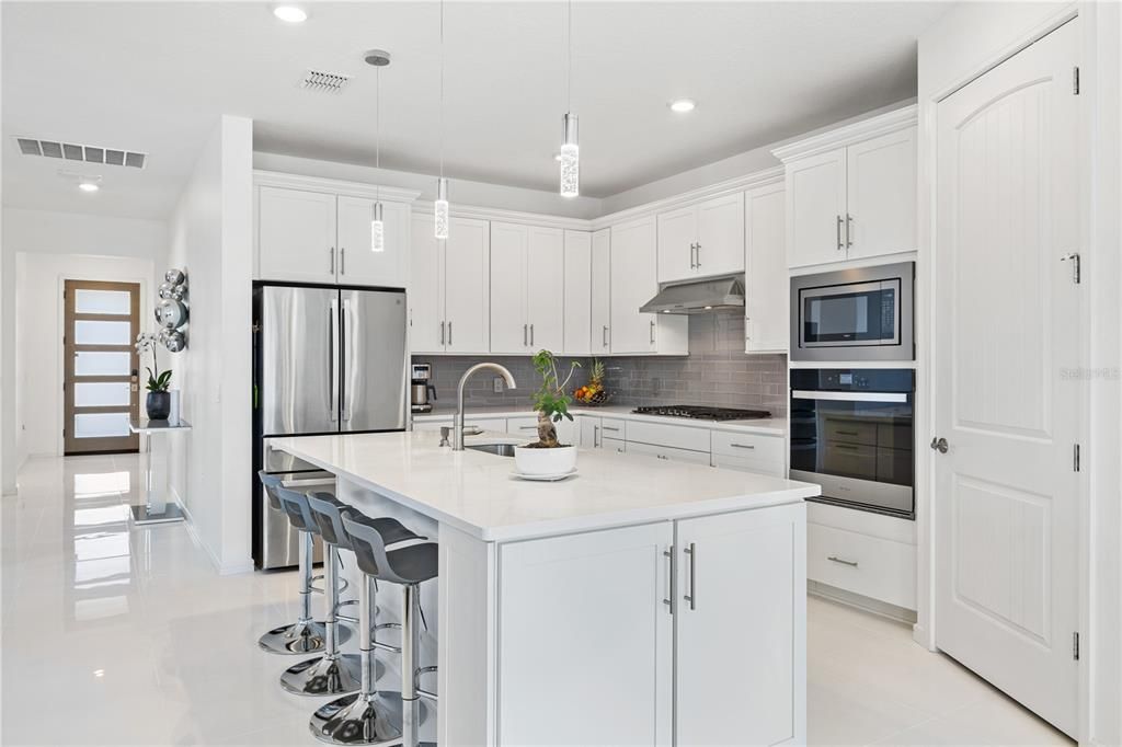 En Venta: $996,000 (2 camas, 2 baños, 2049 Pies cuadrados)