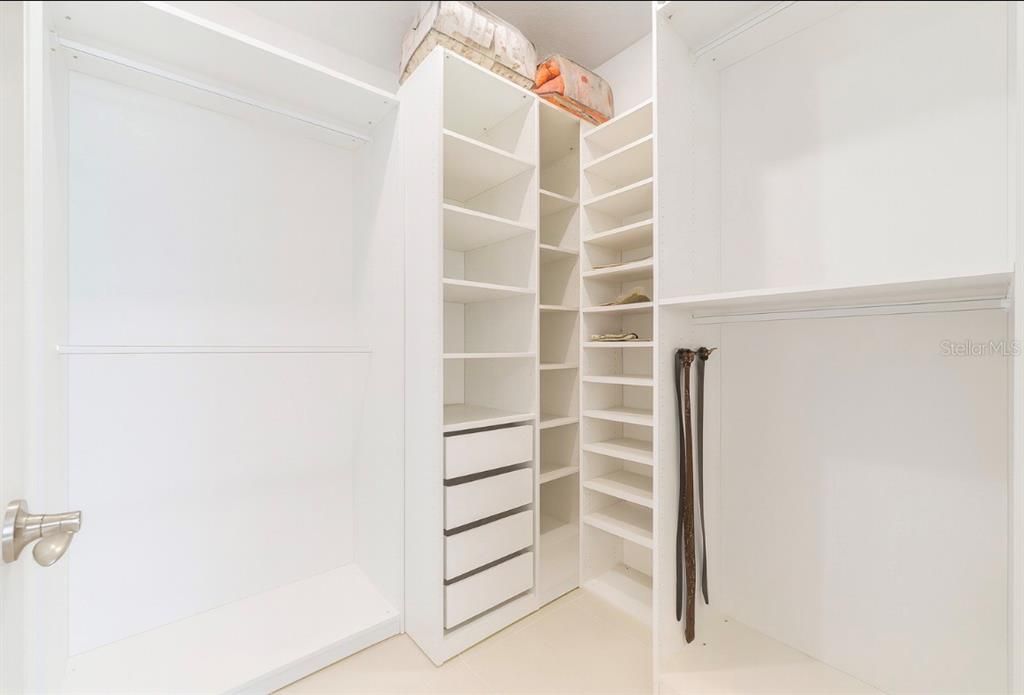 En Venta: $996,000 (2 camas, 2 baños, 2049 Pies cuadrados)