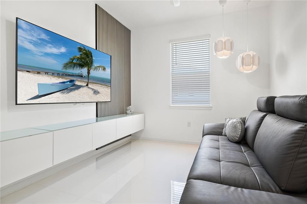 En Venta: $996,000 (2 camas, 2 baños, 2049 Pies cuadrados)