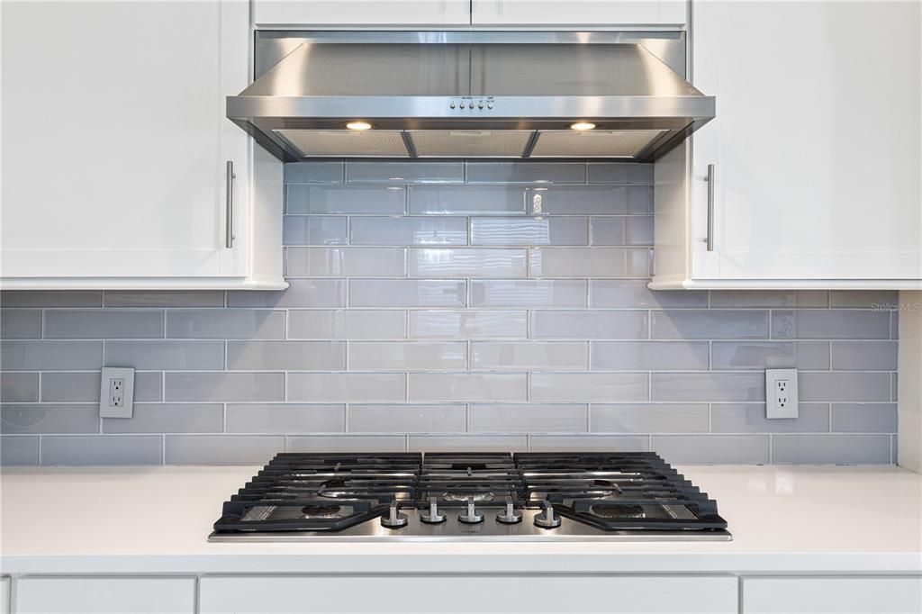 En Venta: $996,000 (2 camas, 2 baños, 2049 Pies cuadrados)