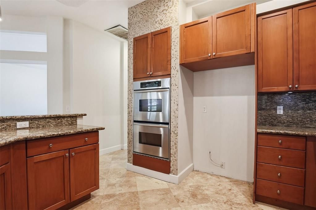 For Sale: $474,900 (4 beds, 3 baths, 2372 Square Feet)