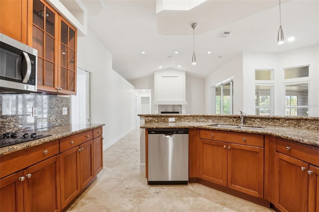 For Sale: $474,900 (4 beds, 3 baths, 2372 Square Feet)