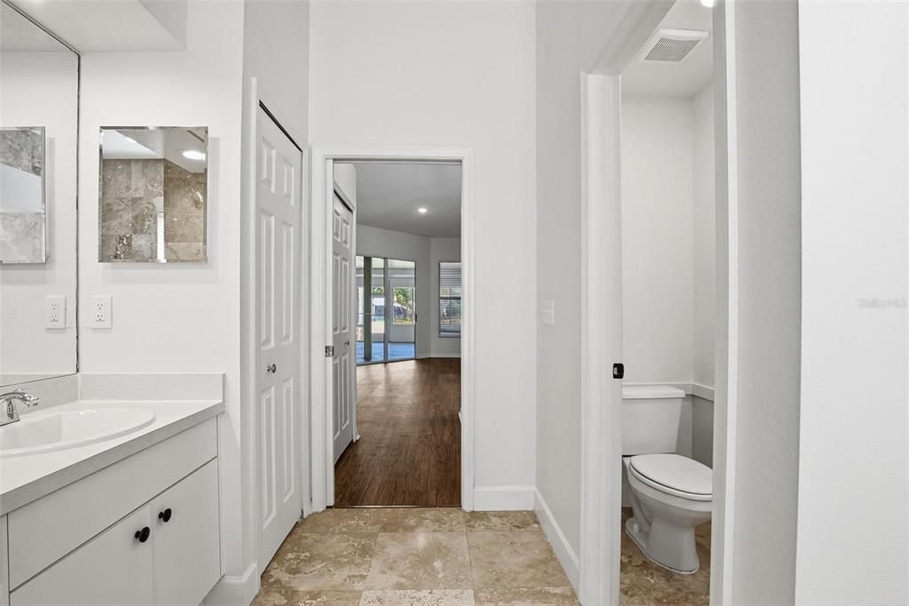 For Sale: $474,900 (4 beds, 3 baths, 2372 Square Feet)