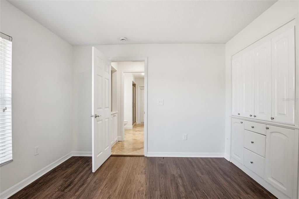 For Sale: $474,900 (4 beds, 3 baths, 2372 Square Feet)