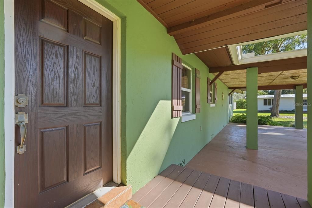 For Sale: $899,000 (5 beds, 5 baths, 4480 Square Feet)