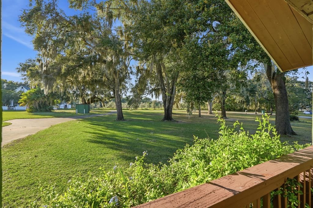 For Sale: $899,000 (5 beds, 5 baths, 4480 Square Feet)