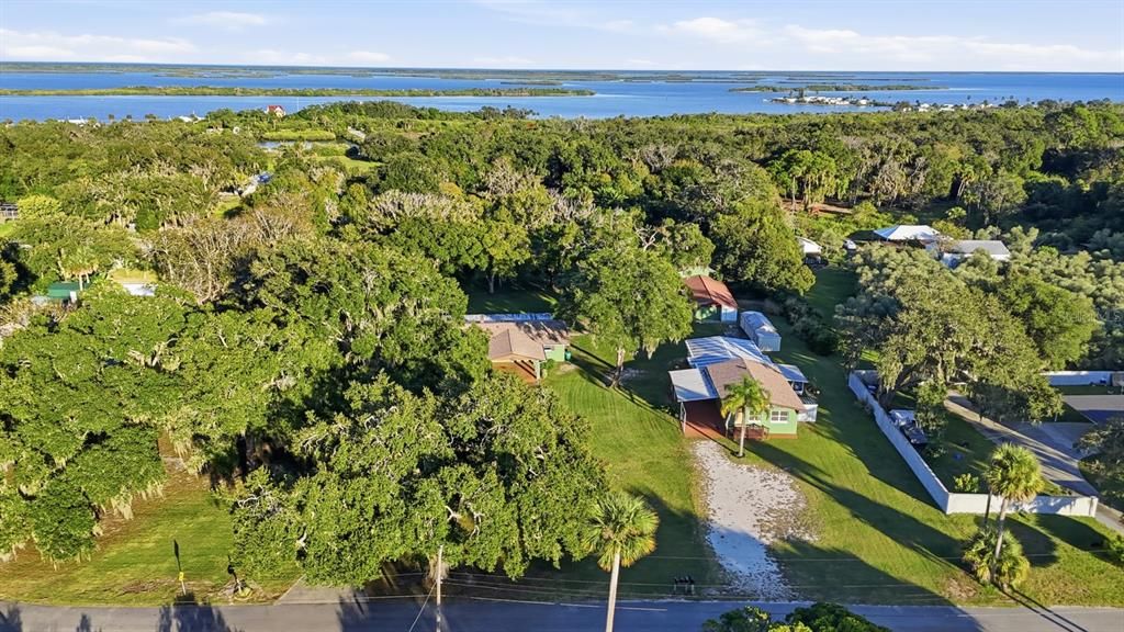 For Sale: $899,000 (5 beds, 5 baths, 4480 Square Feet)