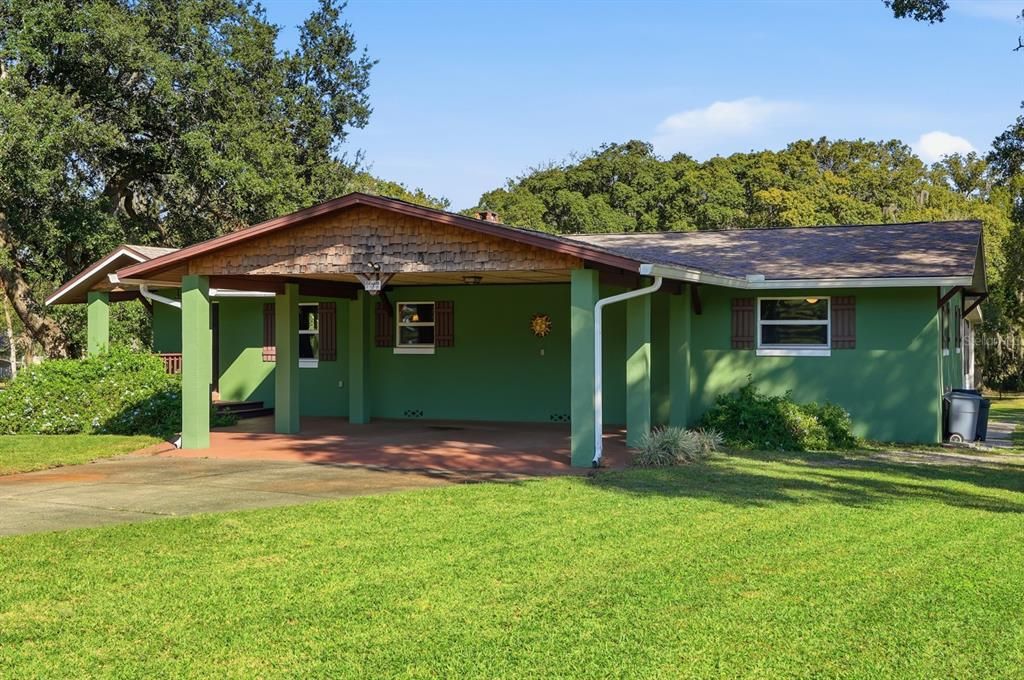 For Sale: $899,000 (5 beds, 5 baths, 4480 Square Feet)