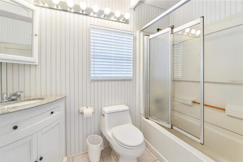 For Sale: $899,000 (5 beds, 5 baths, 4480 Square Feet)