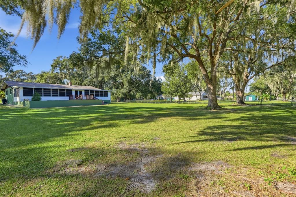 For Sale: $899,000 (5 beds, 5 baths, 4480 Square Feet)