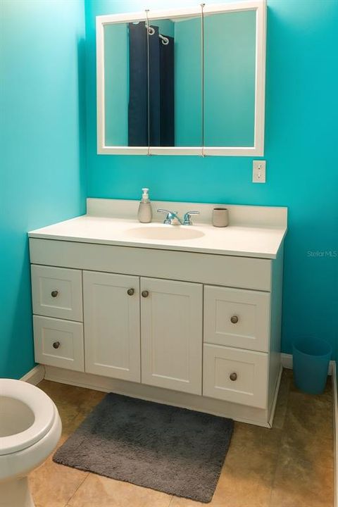 For Sale: $899,000 (5 beds, 5 baths, 4480 Square Feet)