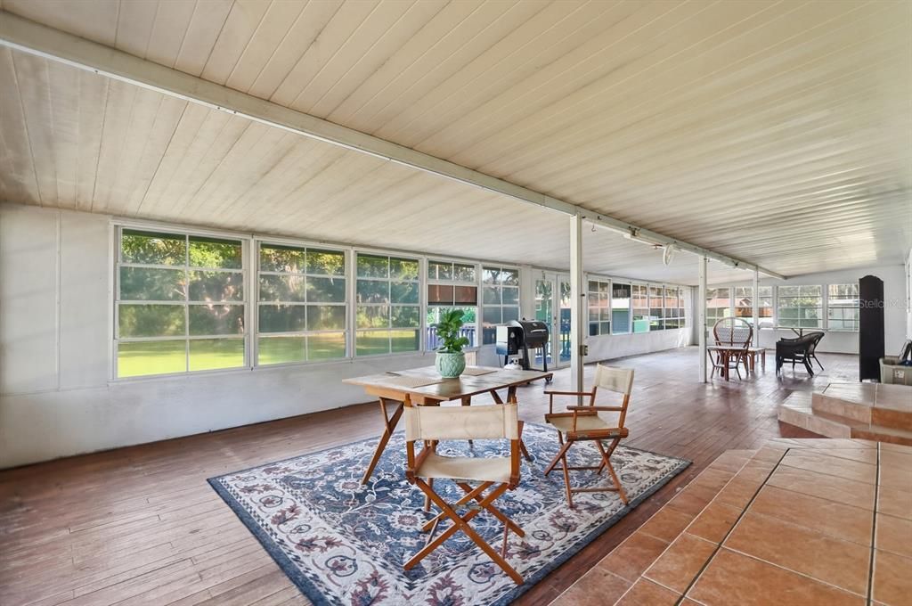 For Sale: $899,000 (5 beds, 5 baths, 4480 Square Feet)