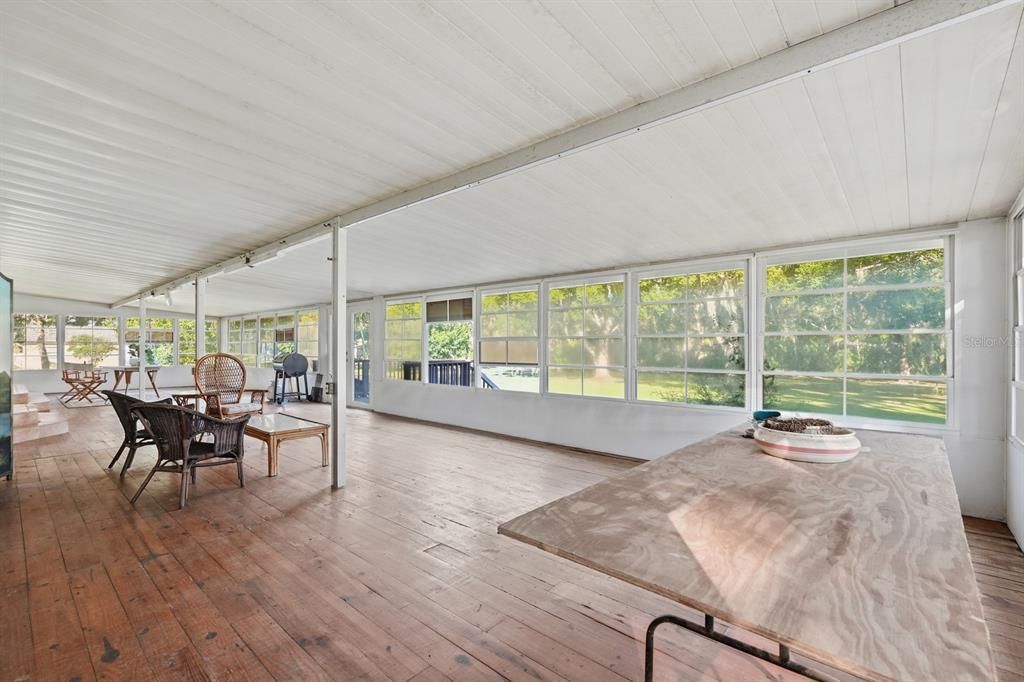 For Sale: $899,000 (5 beds, 5 baths, 4480 Square Feet)