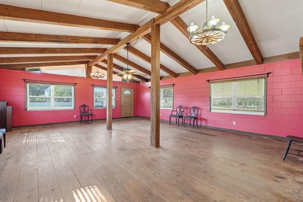 For Sale: $899,000 (5 beds, 5 baths, 4480 Square Feet)