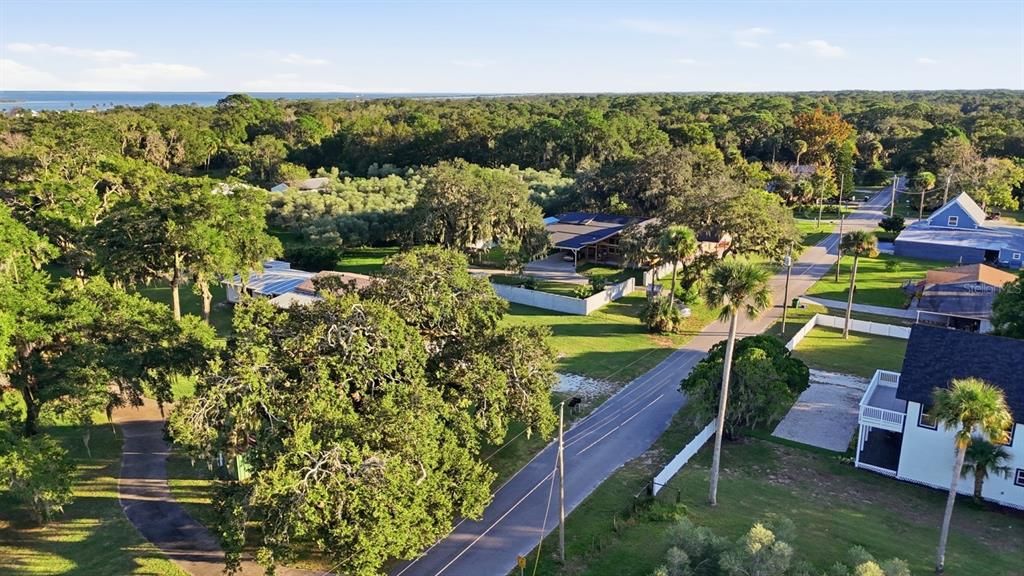 For Sale: $899,000 (5 beds, 5 baths, 4480 Square Feet)