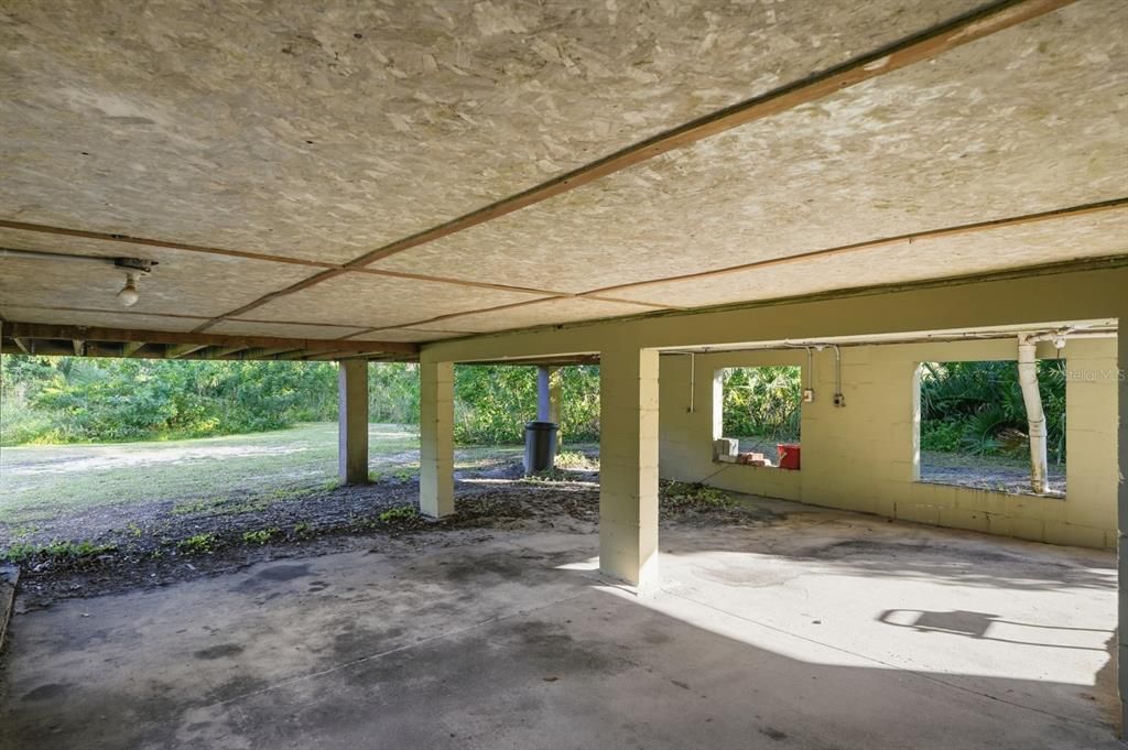 For Sale: $899,000 (5 beds, 5 baths, 4480 Square Feet)