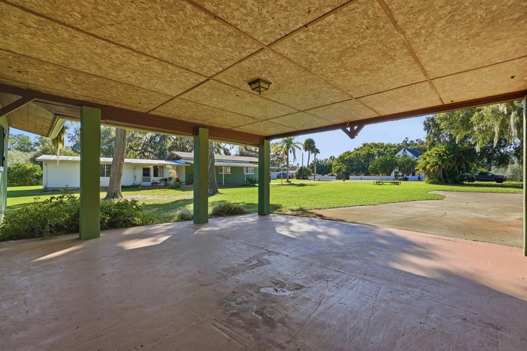 For Sale: $899,000 (5 beds, 5 baths, 4480 Square Feet)