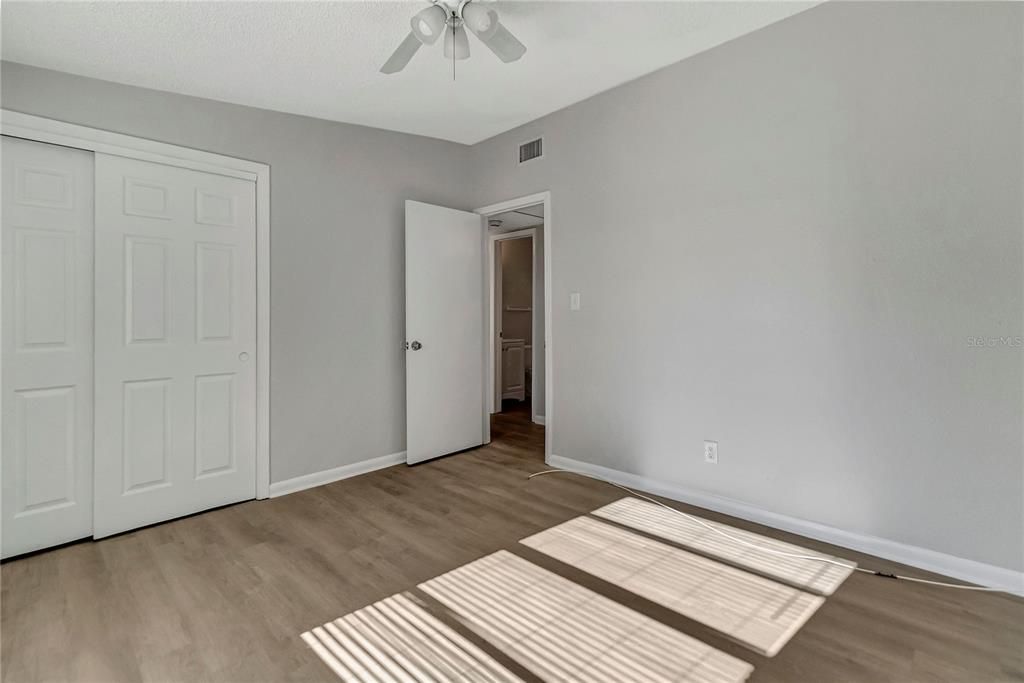 For Sale: $279,900 (3 beds, 1 baths, 864 Square Feet)