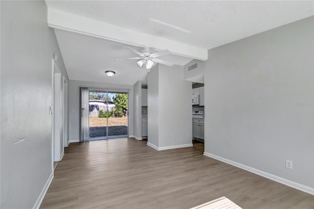 For Sale: $279,900 (3 beds, 1 baths, 864 Square Feet)