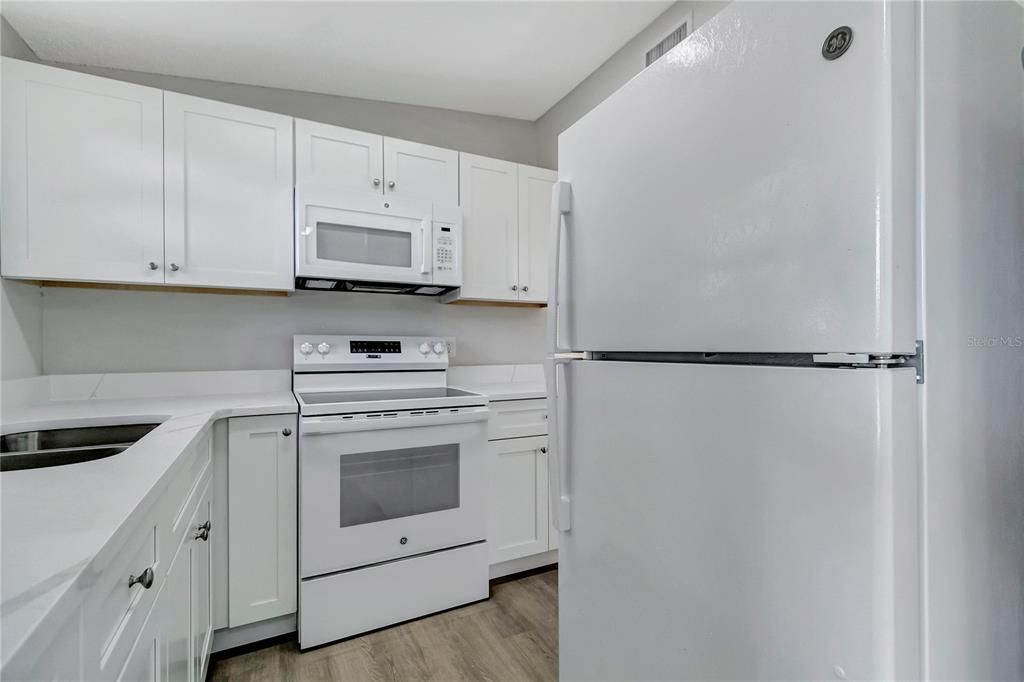 For Sale: $279,900 (3 beds, 1 baths, 864 Square Feet)