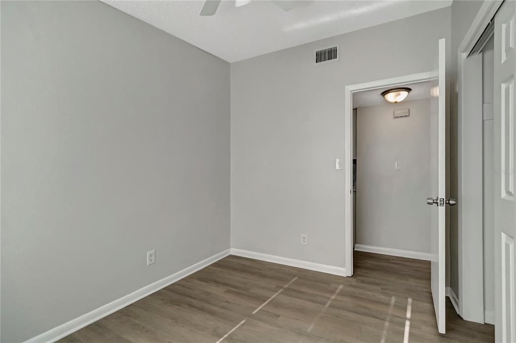 For Sale: $279,900 (3 beds, 1 baths, 864 Square Feet)