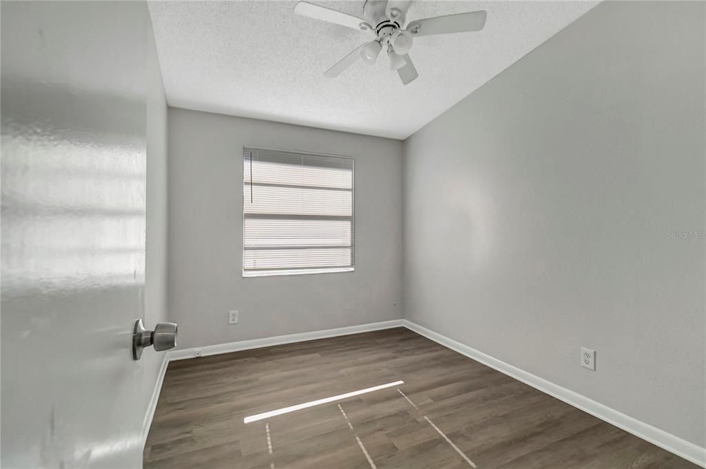 For Sale: $279,900 (3 beds, 1 baths, 864 Square Feet)