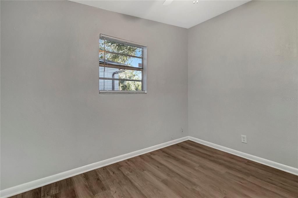 For Sale: $279,900 (3 beds, 1 baths, 864 Square Feet)