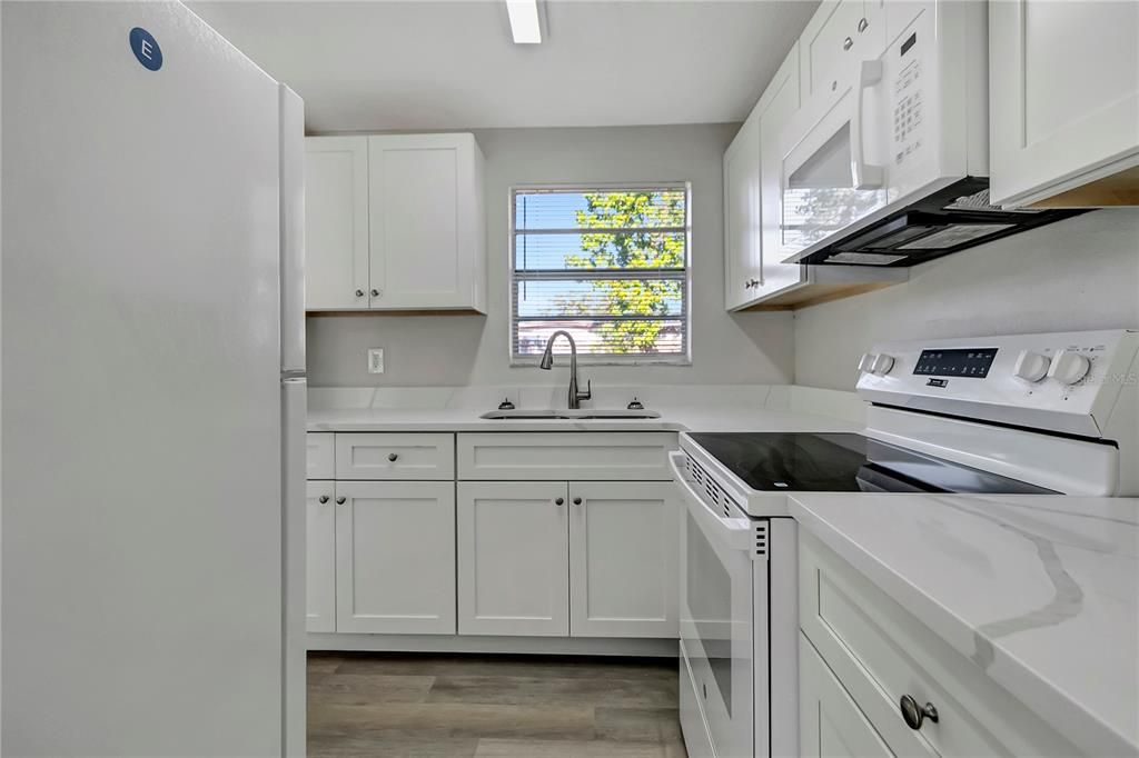 For Sale: $279,900 (3 beds, 1 baths, 864 Square Feet)