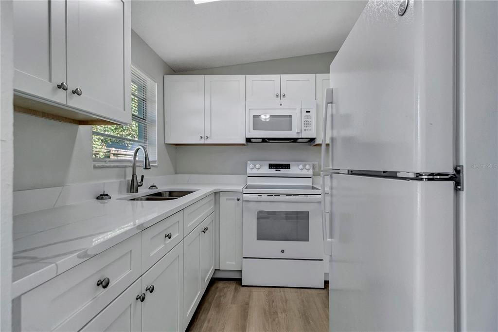 For Sale: $279,900 (3 beds, 1 baths, 864 Square Feet)