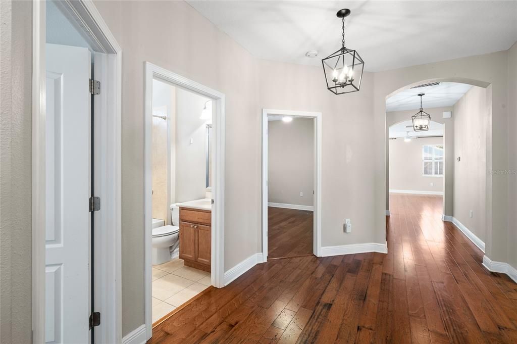 En Venta: $549,999 (3 camas, 2 baños, 1639 Pies cuadrados)