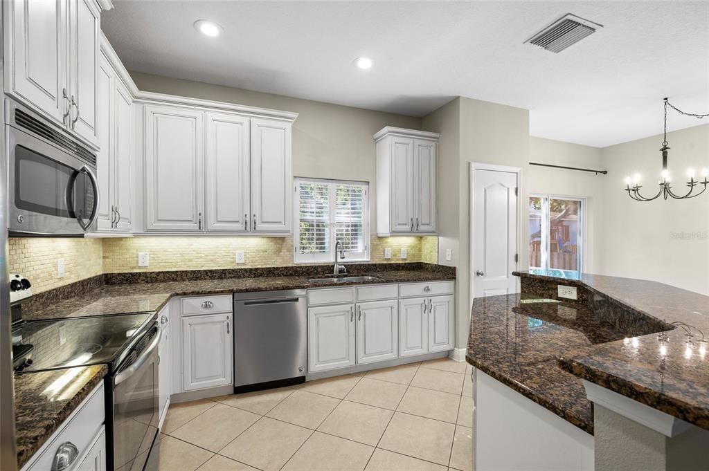 En Venta: $549,999 (3 camas, 2 baños, 1639 Pies cuadrados)