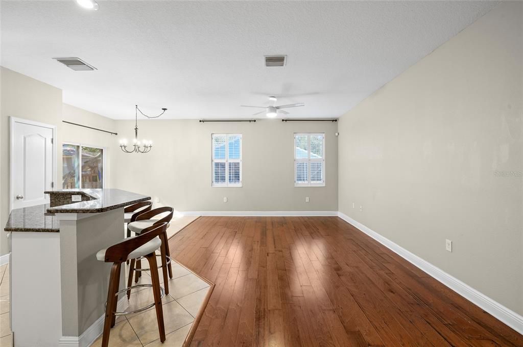 En Venta: $549,999 (3 camas, 2 baños, 1639 Pies cuadrados)