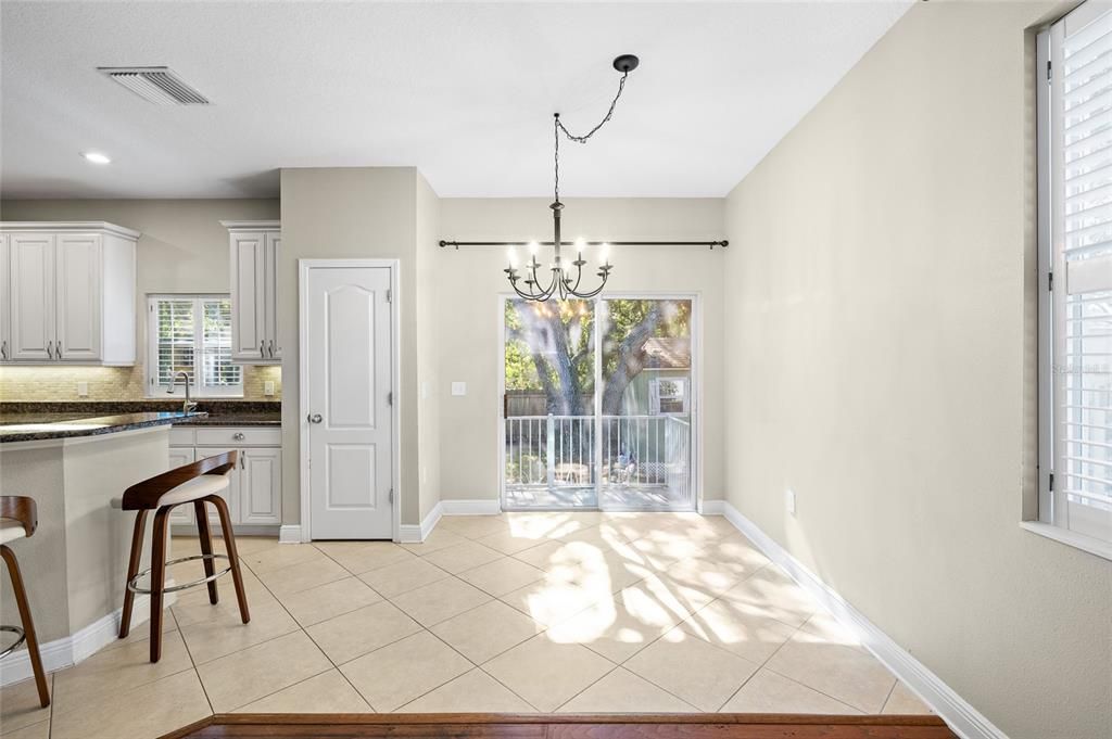 En Venta: $549,999 (3 camas, 2 baños, 1639 Pies cuadrados)