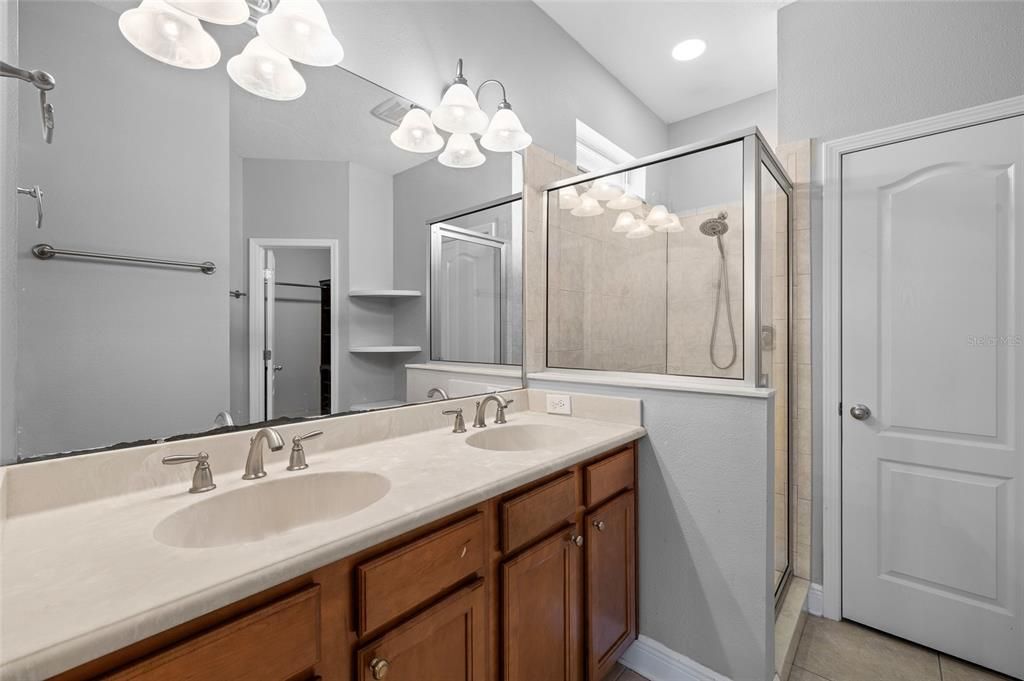 En Venta: $549,999 (3 camas, 2 baños, 1639 Pies cuadrados)