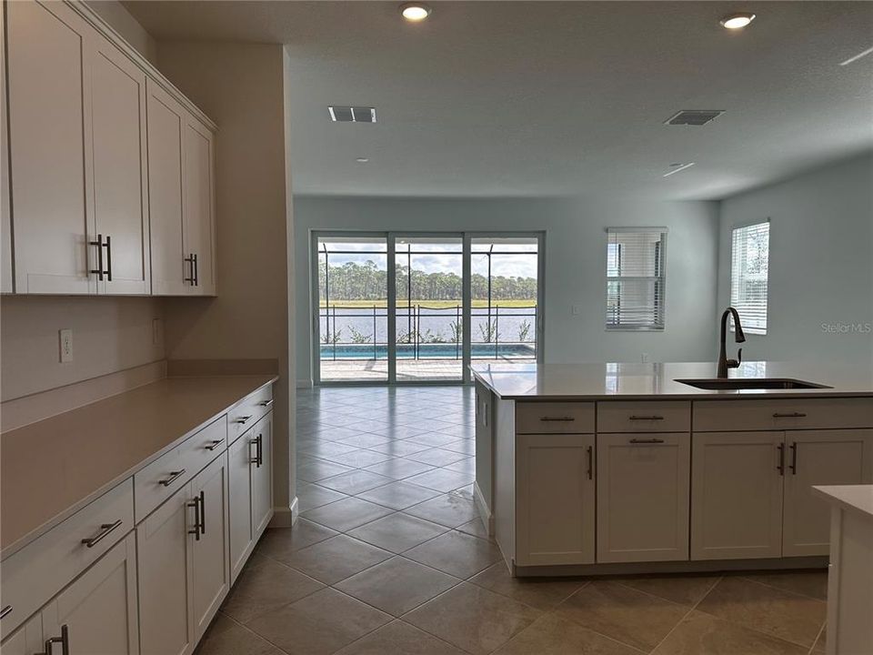 Active With Contract: $458,597 (3 beds, 3 baths, 2201 Square Feet)