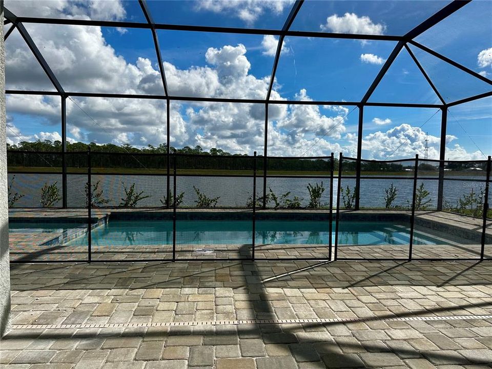 Active With Contract: $458,597 (3 beds, 3 baths, 2201 Square Feet)