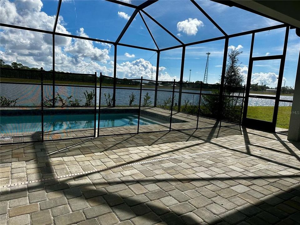 Active With Contract: $458,597 (3 beds, 3 baths, 2201 Square Feet)