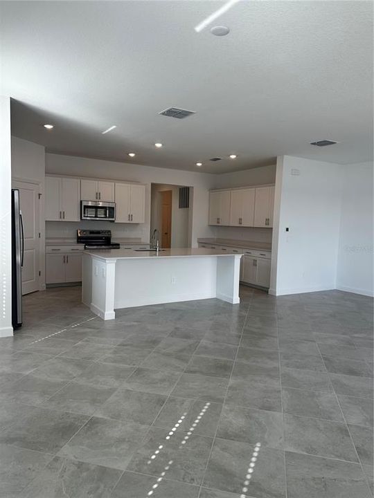 Active With Contract: $458,597 (3 beds, 3 baths, 2201 Square Feet)