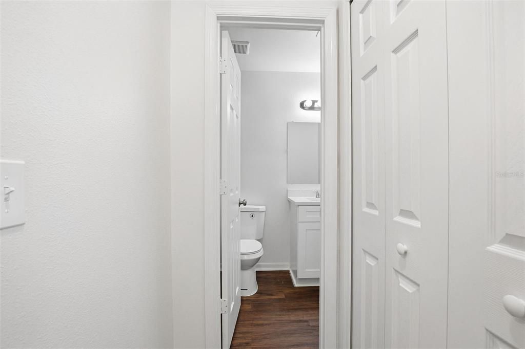 На продажу: $339,900 (4 спален, 2 ванн, 1944 Квадратных фут)