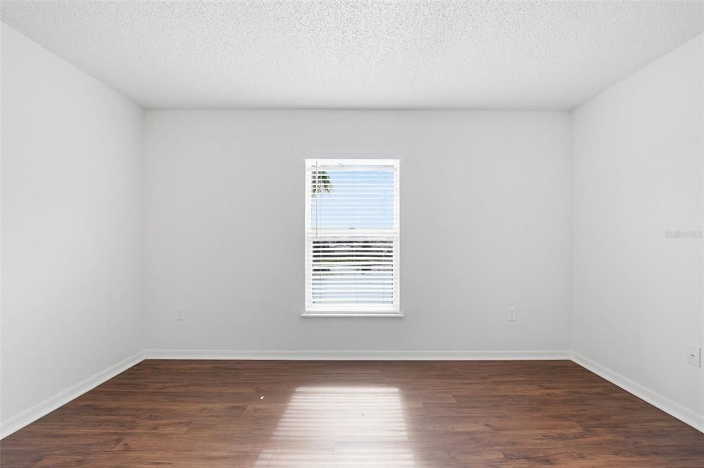 На продажу: $339,900 (4 спален, 2 ванн, 1944 Квадратных фут)