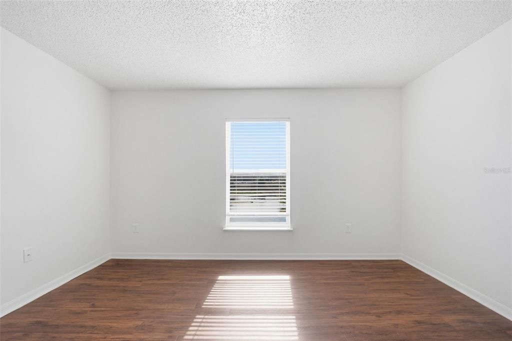 На продажу: $339,900 (4 спален, 2 ванн, 1944 Квадратных фут)