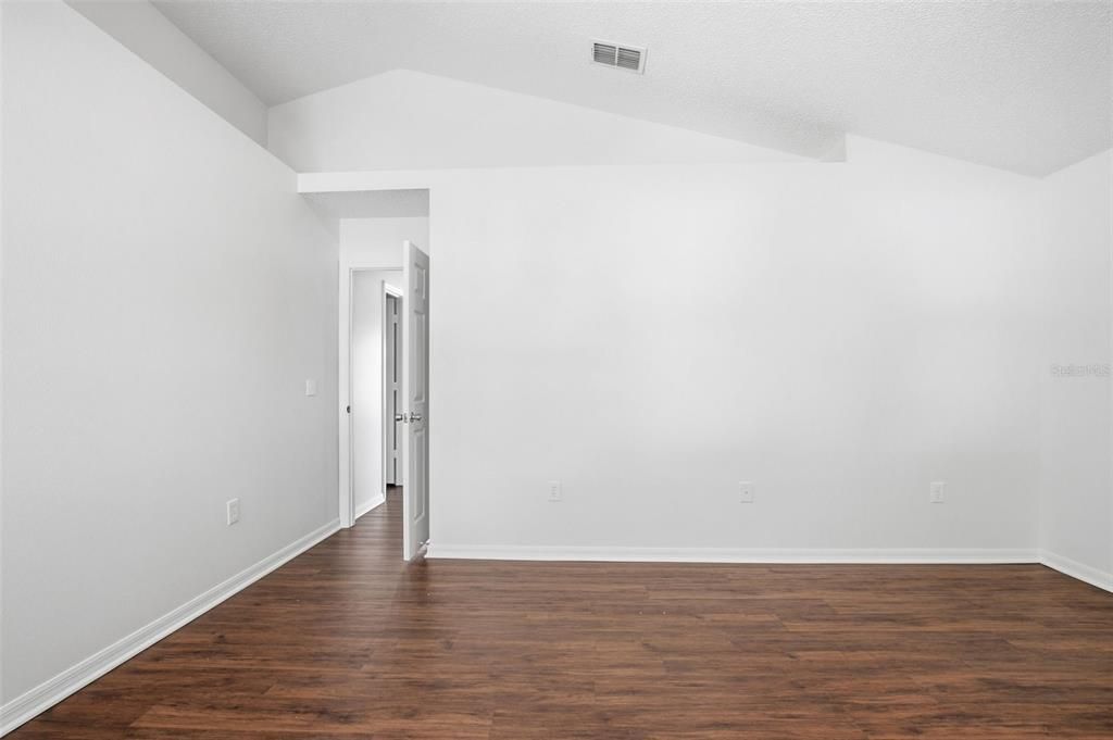 На продажу: $339,900 (4 спален, 2 ванн, 1944 Квадратных фут)