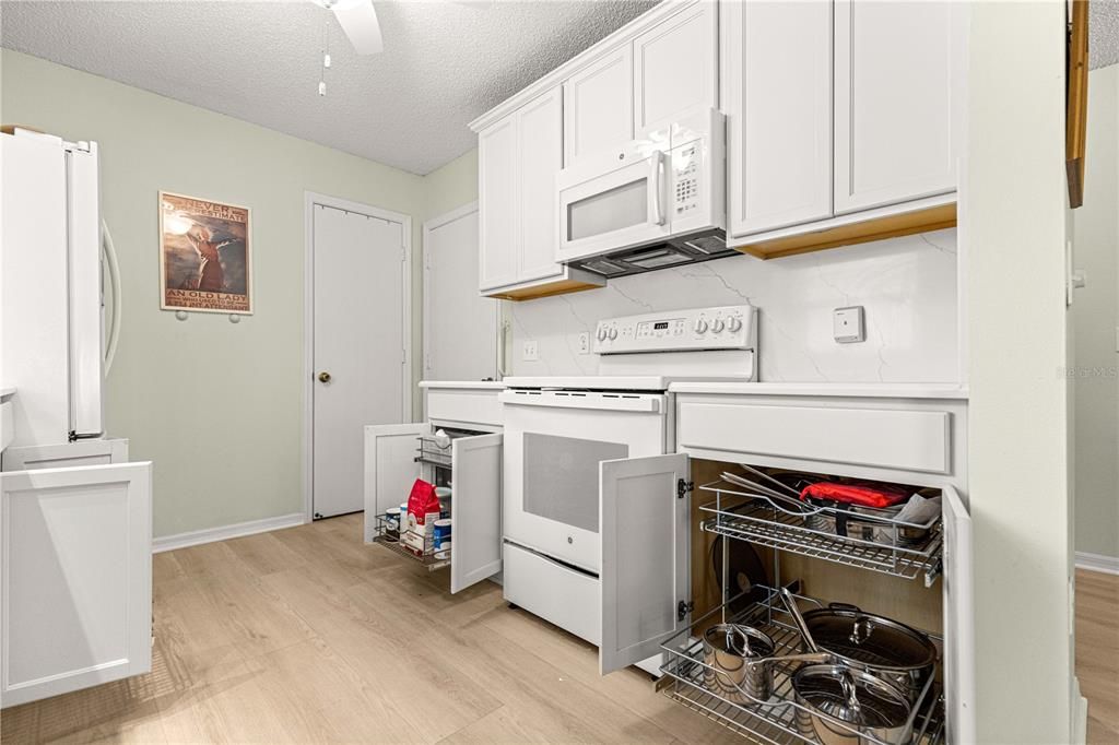 En Venta: $299,900 (2 camas, 2 baños, 1094 Pies cuadrados)