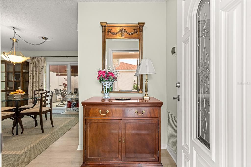 En Venta: $299,900 (2 camas, 2 baños, 1094 Pies cuadrados)