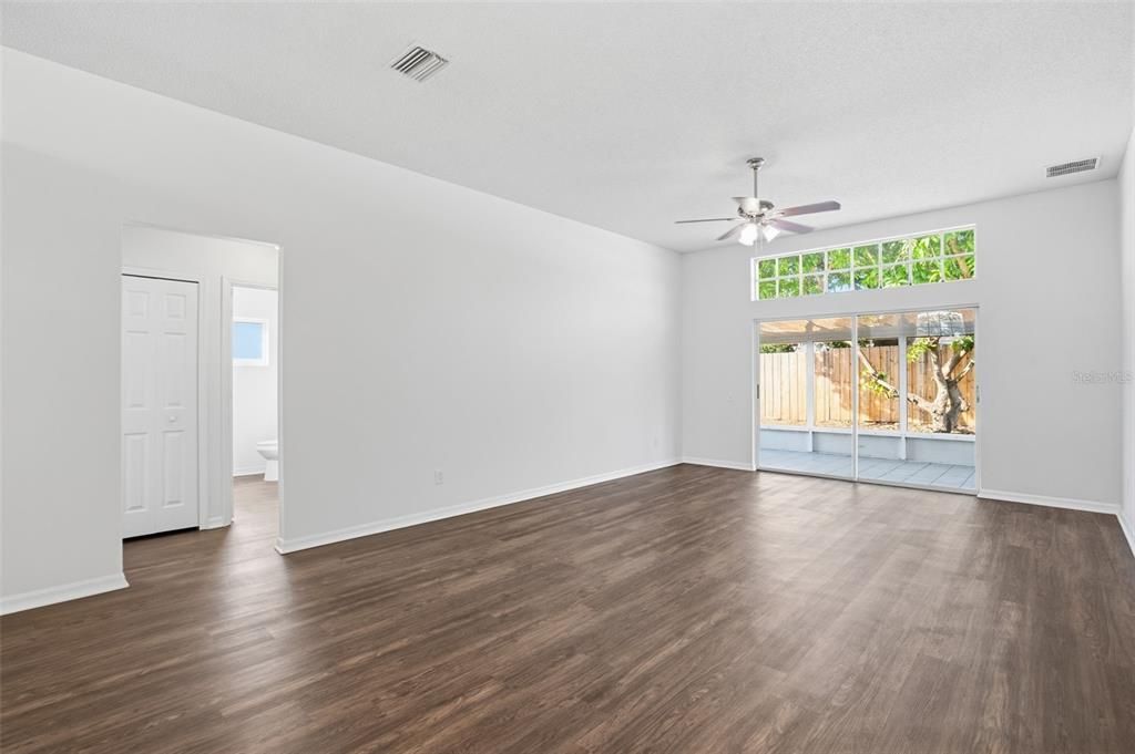 待售: $299,900 (4 贝兹, 2 浴室, 1665 平方英尺)