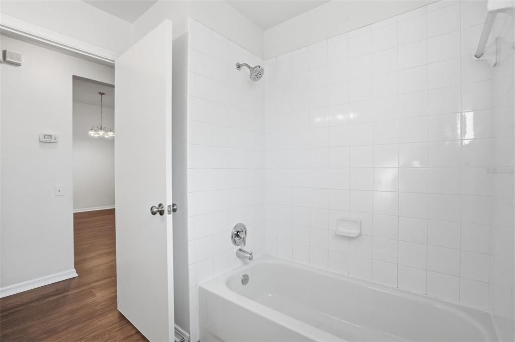 待售: $299,900 (4 贝兹, 2 浴室, 1665 平方英尺)