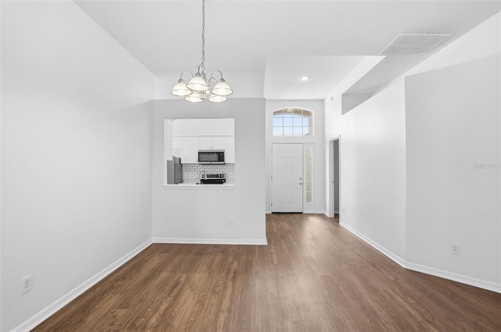 待售: $299,900 (4 贝兹, 2 浴室, 1665 平方英尺)